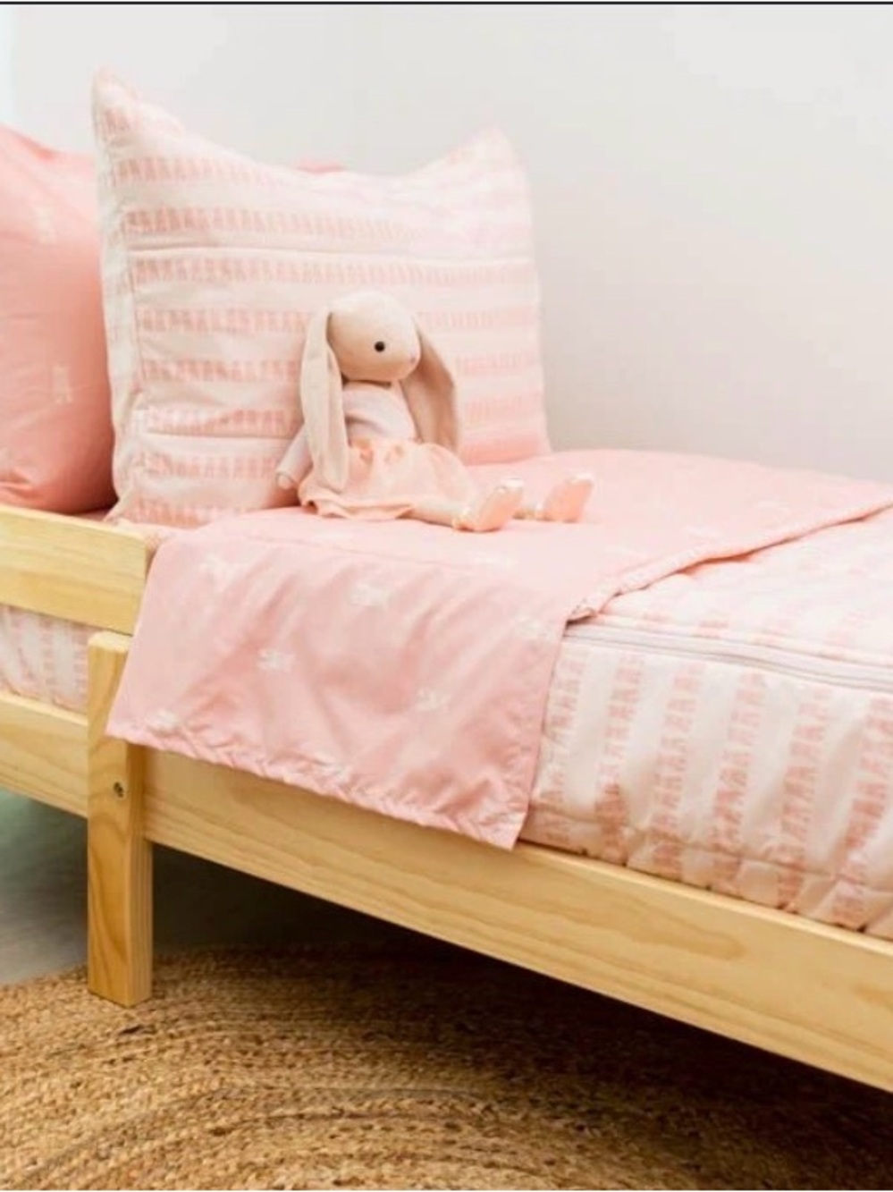 Toddler size zippered bedding